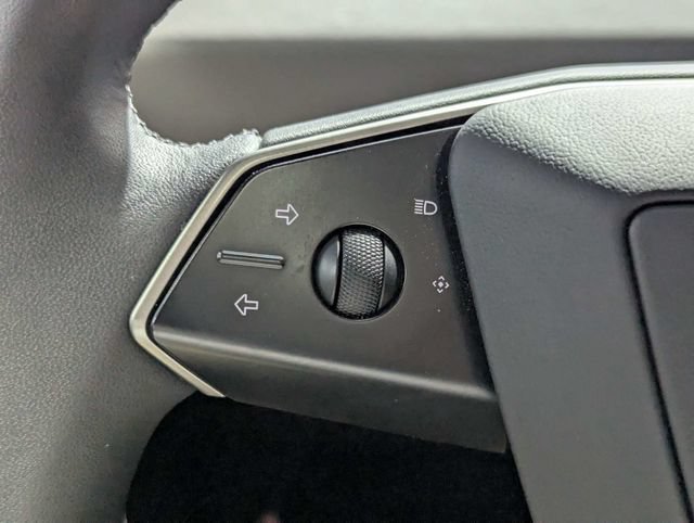 Used 2025 Tesla Cybertruck AWD Crew Cab image 19