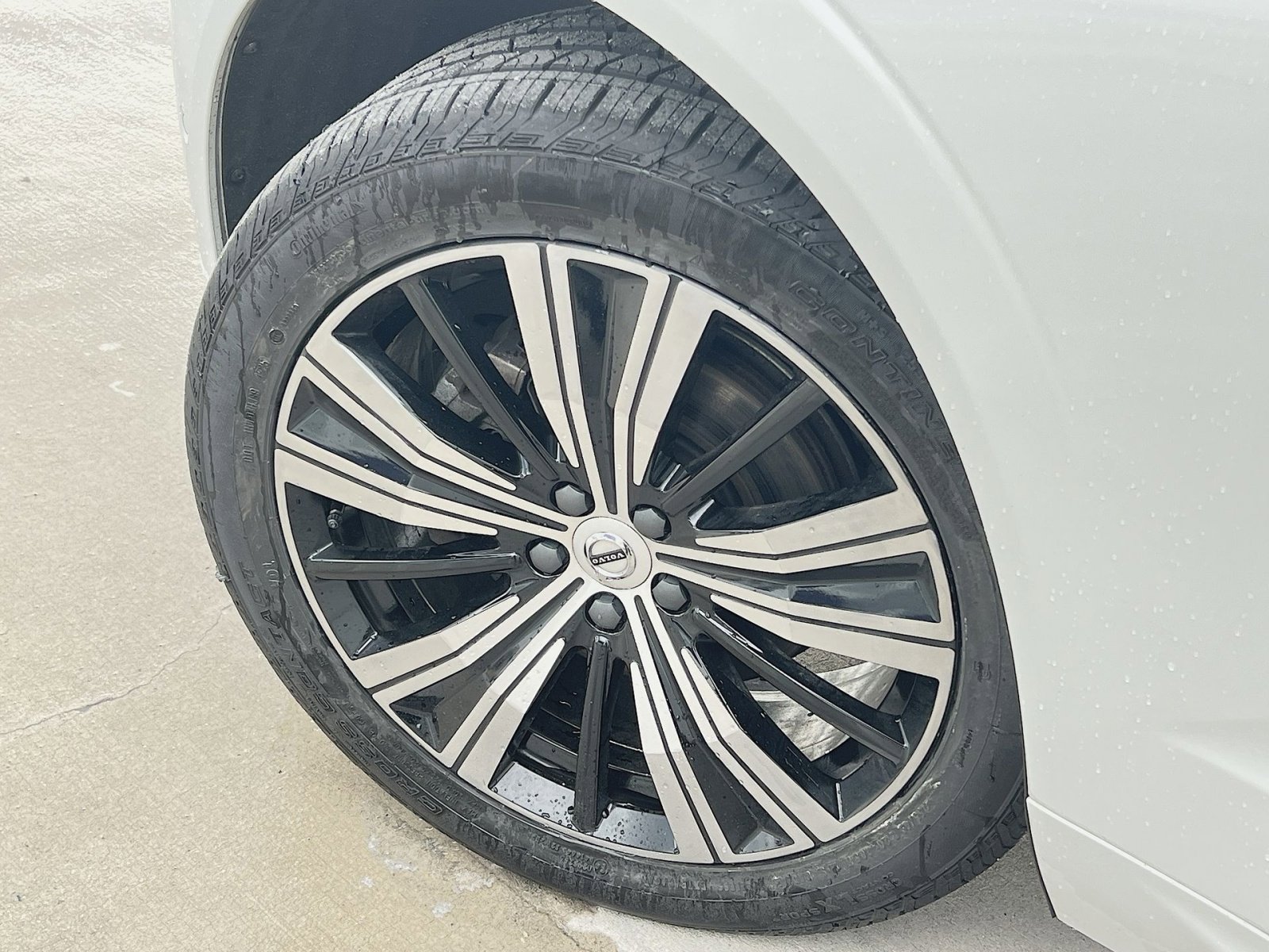 Certified 2023 Volvo XC60 B5 Plus w/ Climate Package image 12