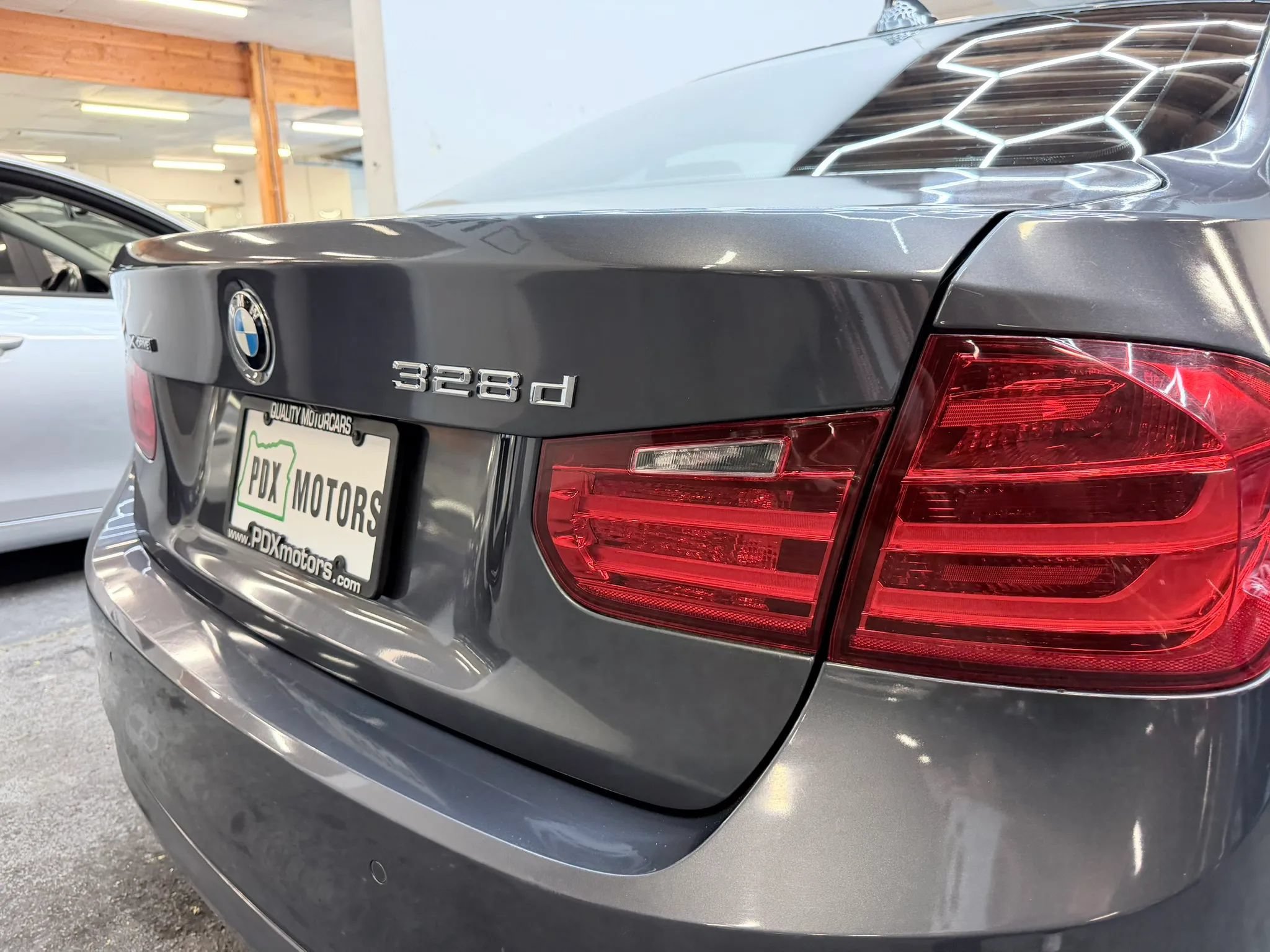 Used 2015 BMW 328d xDrive Sedan AWD/4WD image 9