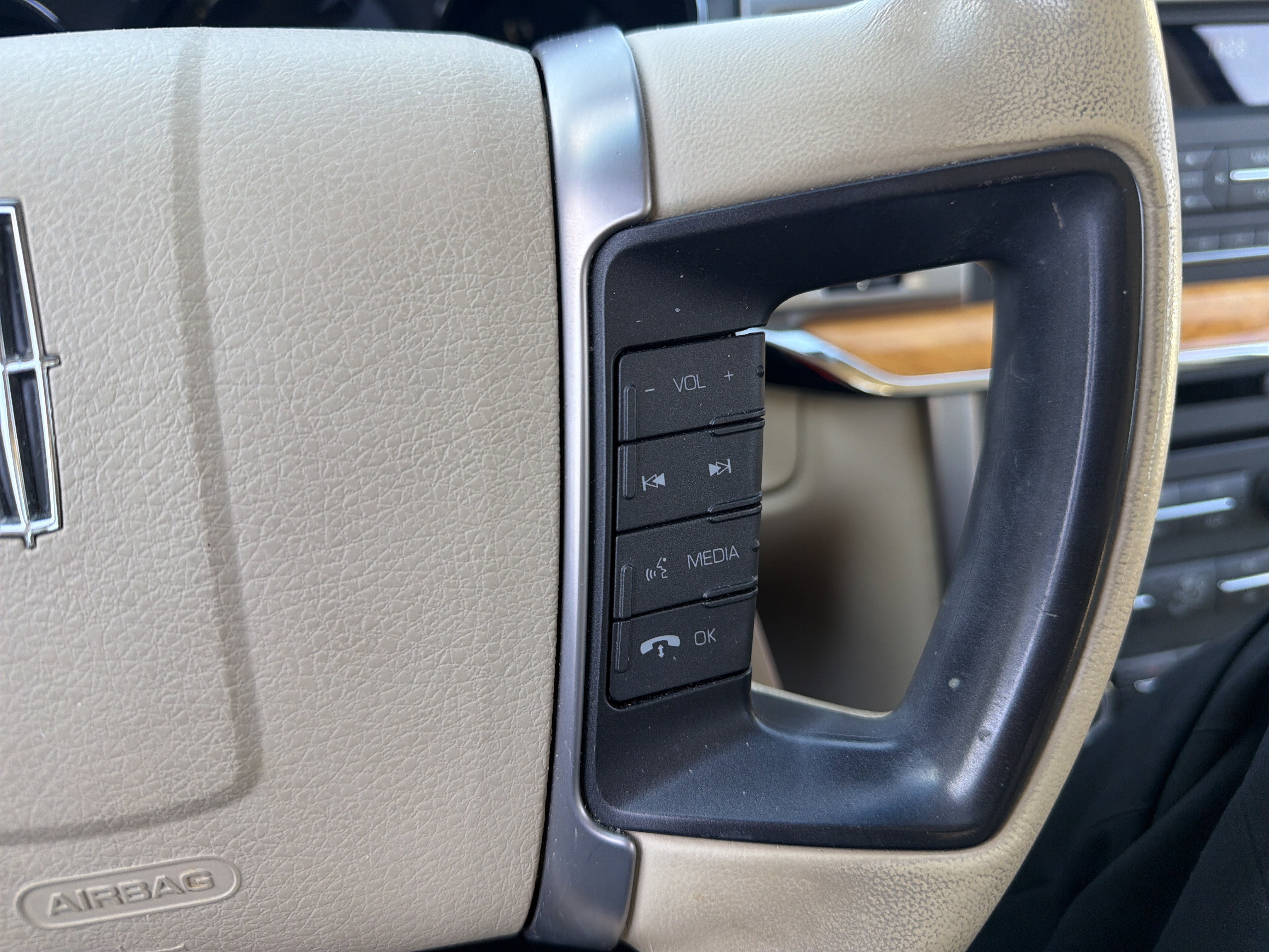 Used 2012 Lincoln MKZ FWD image 20
