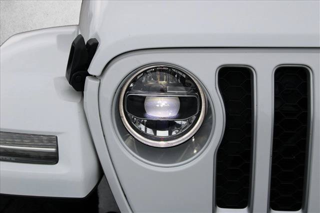 Used 2021 Jeep Wrangler Unlimited Sahara AWD/4WD image 3