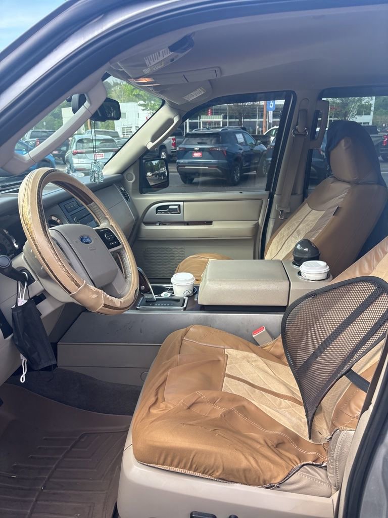 Used 2010 Ford Expedition Limited RWD image 5