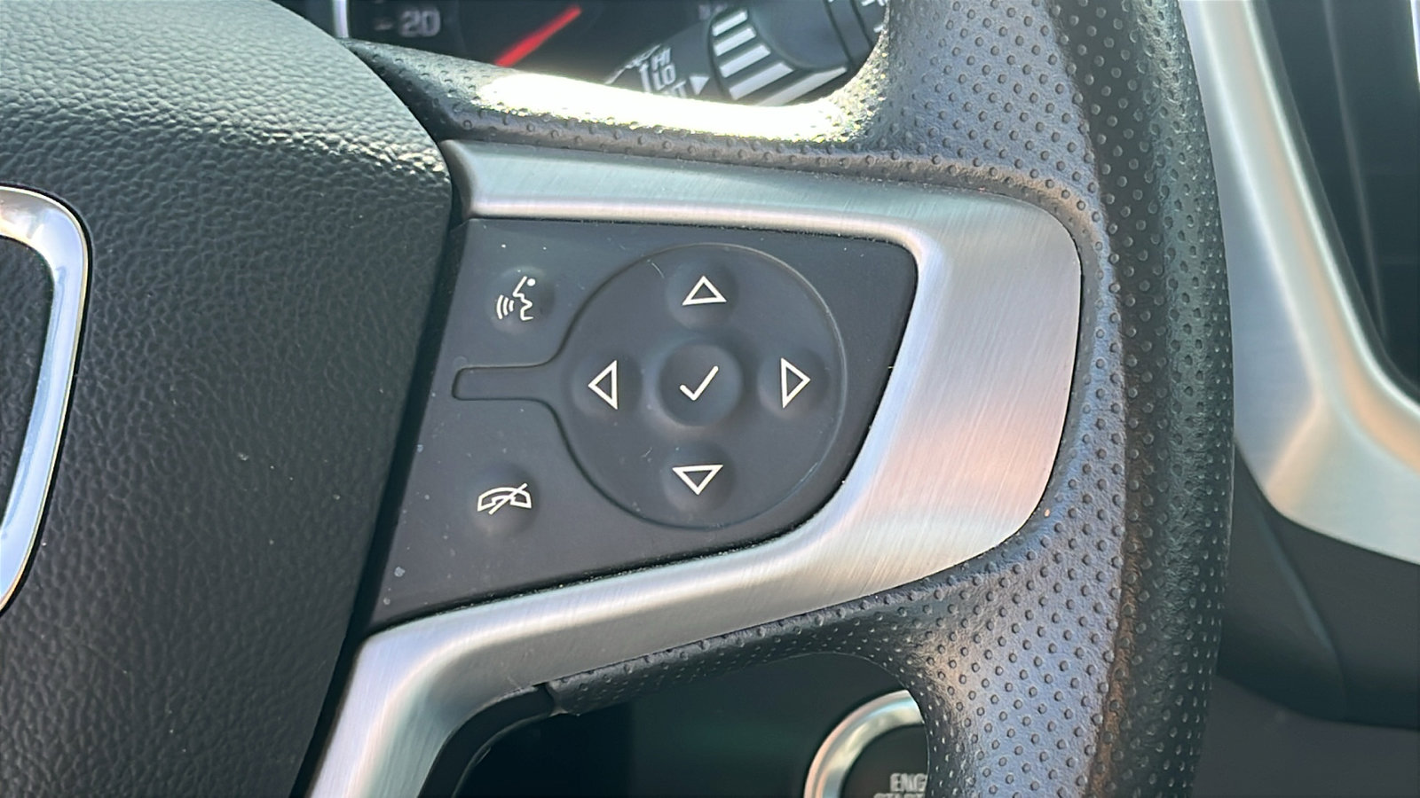 Certified 2024 GMC Terrain SLE image 18