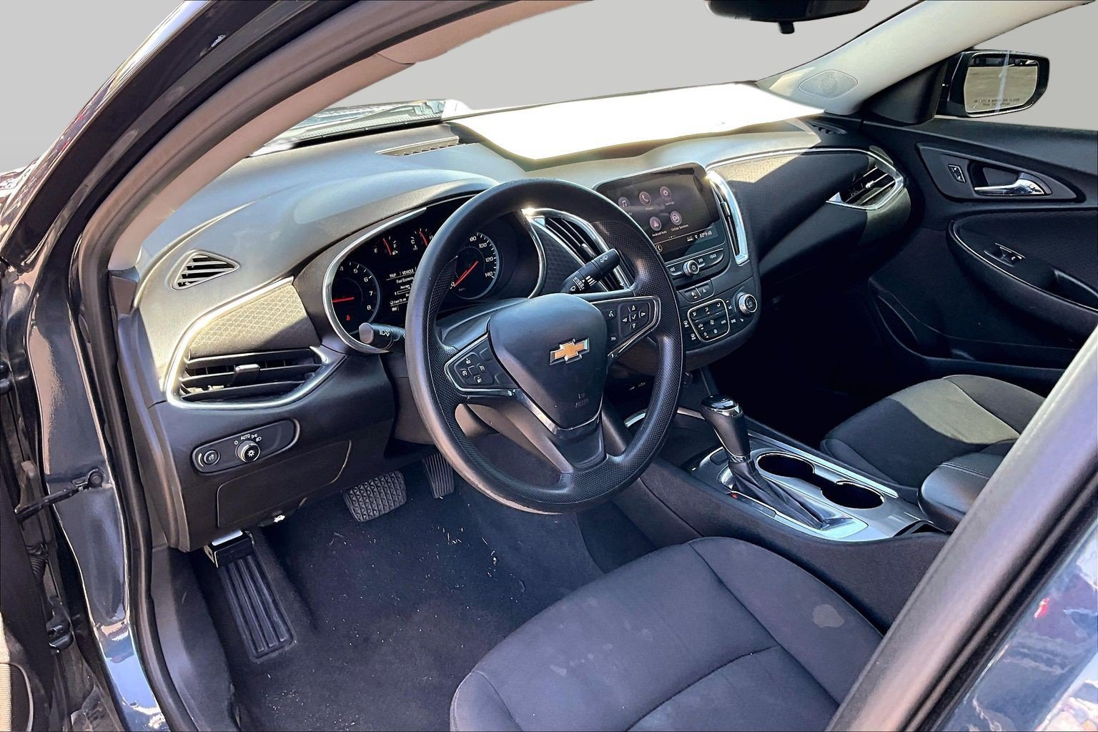 Used 2020 Chevrolet Malibu LT FWD image 12