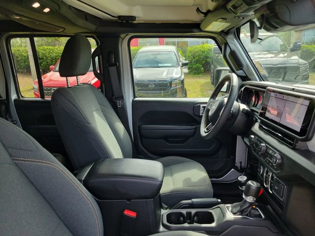Used 2024 Jeep Gladiator Sport image 32