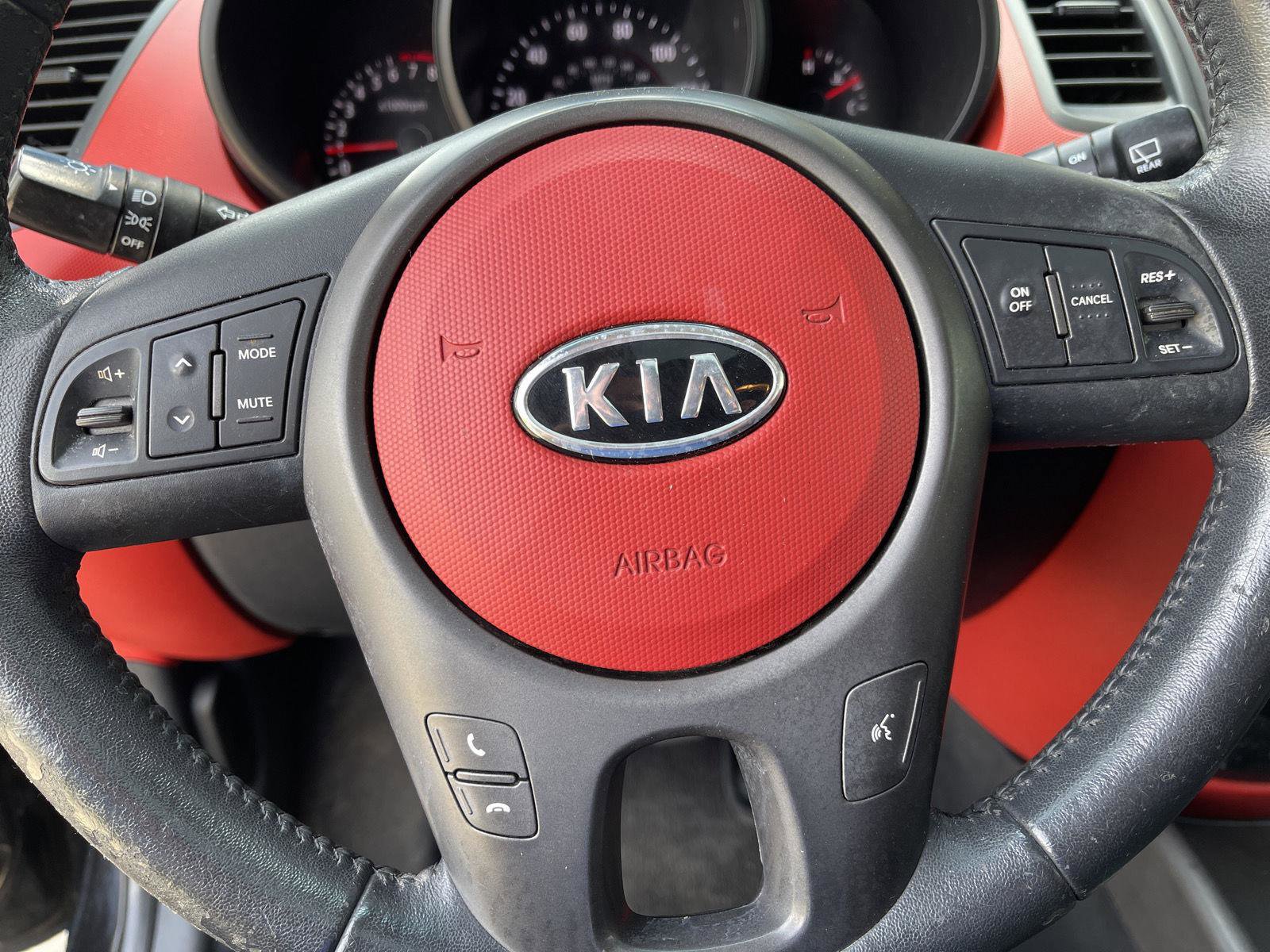 Used 2010 Kia Soul Sport FWD image 17