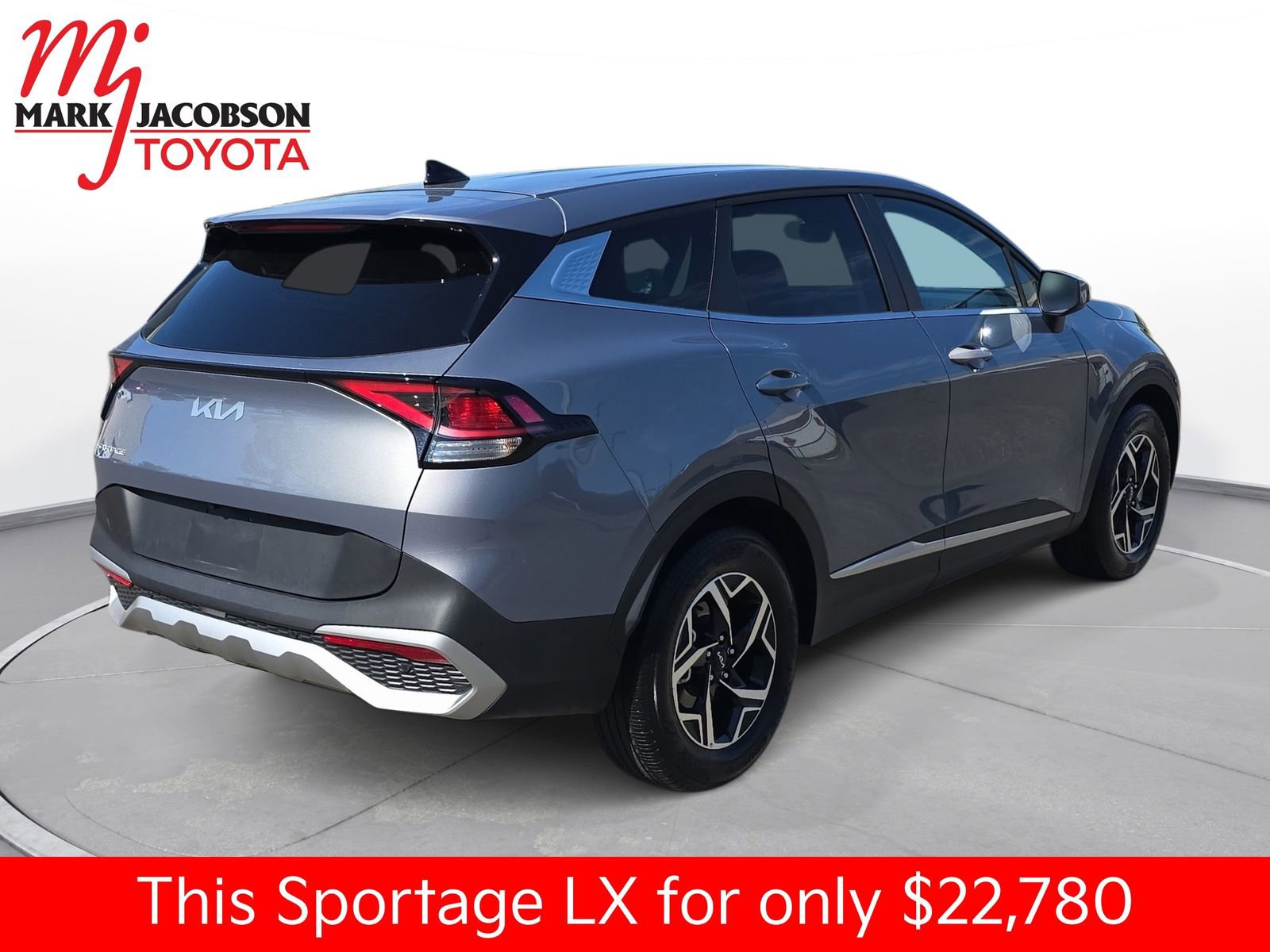 Used 2025 Kia Sportage LX FWD image 9