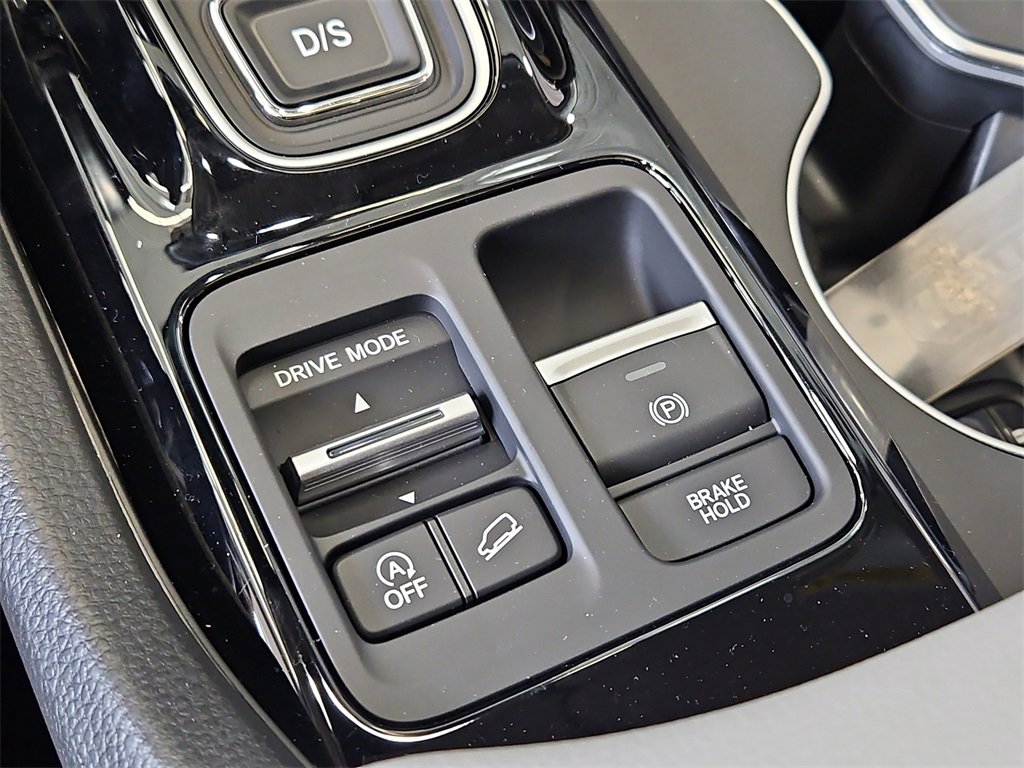 New 2025 Honda Pilot Touring image 9