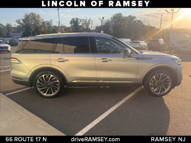 Certified 2021 Lincoln Aviator Reserve AWD/4WD image 9
