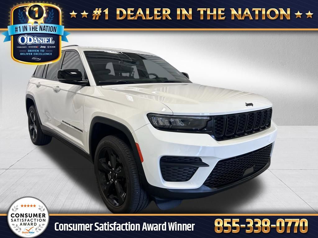 Used 2024 Jeep Grand Cherokee Altitude AWD/4WD image 1