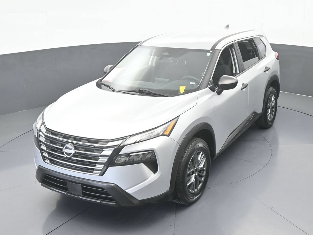 Used 2024 Nissan Rogue S FWD image 39