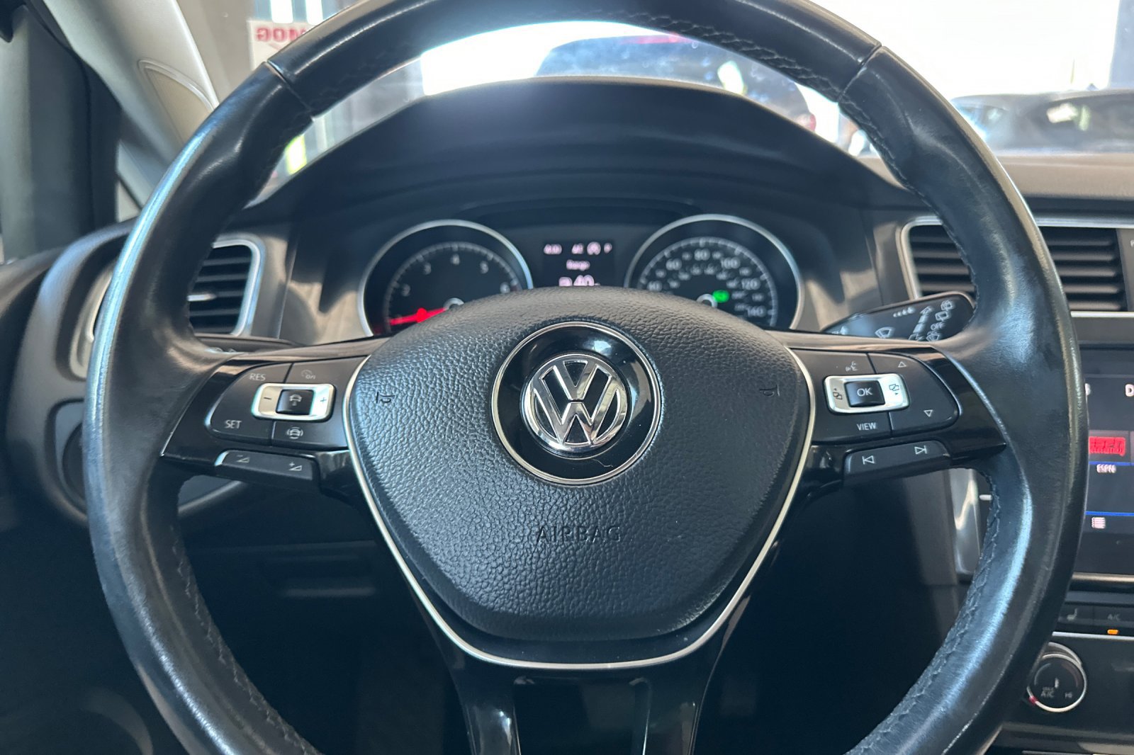 Used 2019 Volkswagen Golf SE w/ Driver Assistance Package FWD image 23