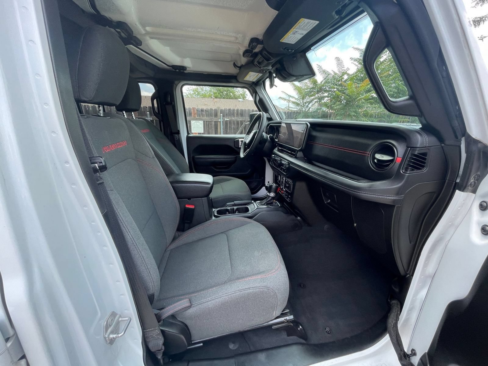 Used 2025 Jeep Wrangler Unlimited Rubicon AWD/4WD image 30