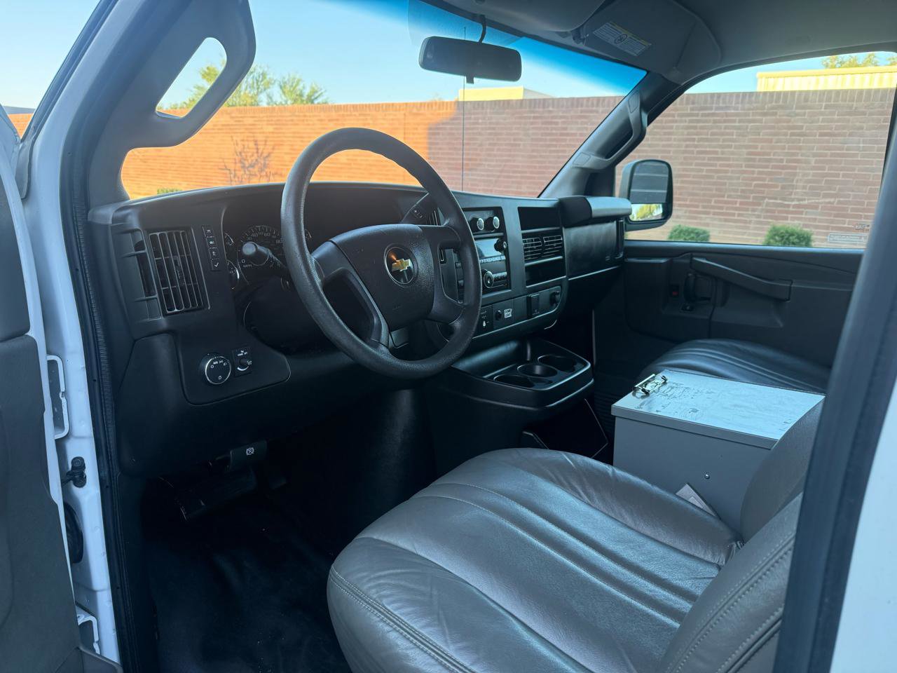 Used 2017 Chevrolet Express 2500 RWD image 10