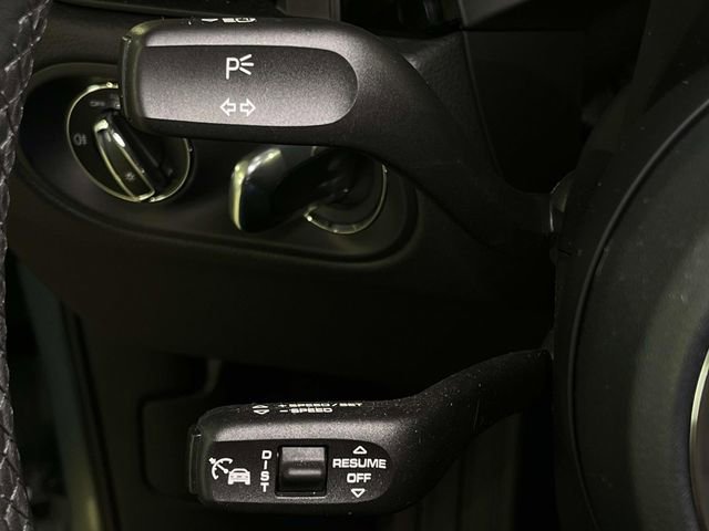 Certified 2025 Porsche Macan AWD/4WD image 41