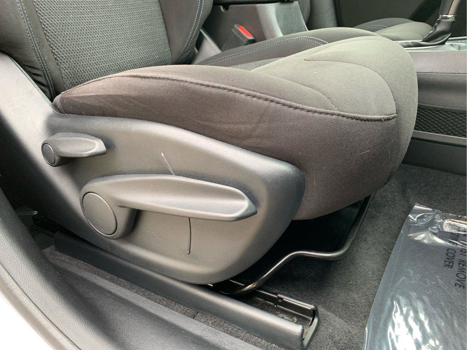 Used 2020 Jeep Cherokee Latitude w/ Cold Weather Group image 29