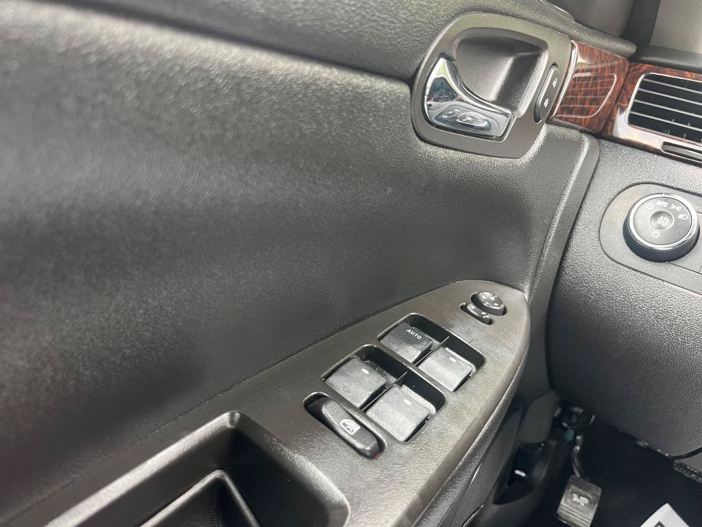 Used 2016 Chevrolet Impala LTZ FWD image 44