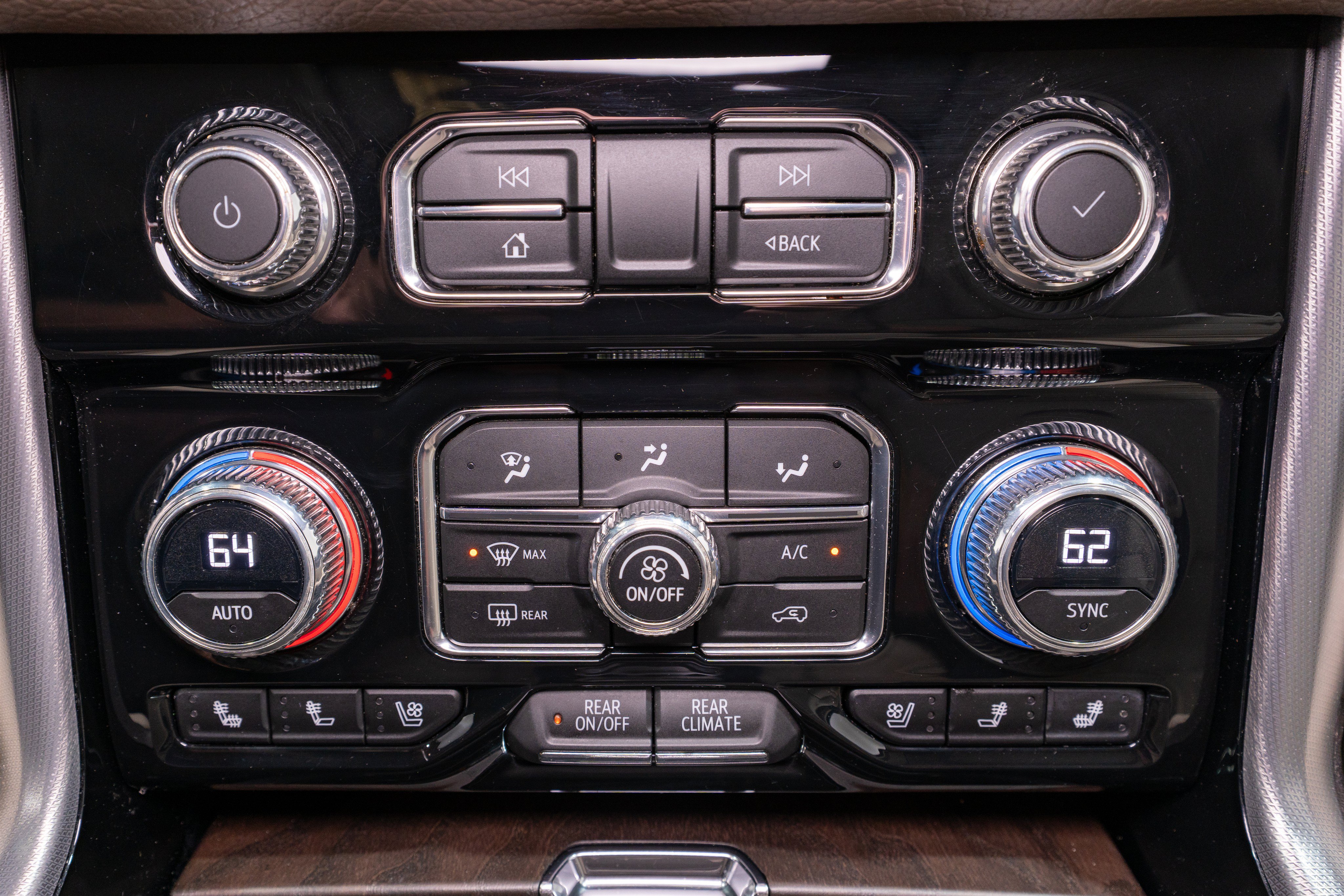 Used 2023 GMC Yukon Denali AWD/4WD image 24