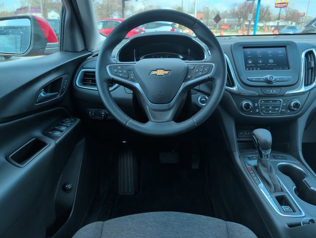 Used 2023 Chevrolet Equinox LT image 3