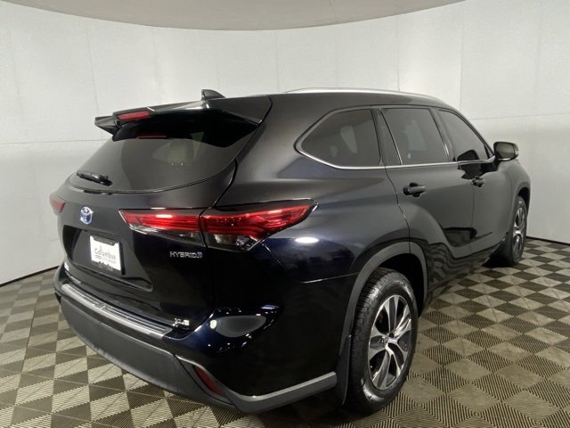 Used 2022 Toyota Highlander XLE image 6