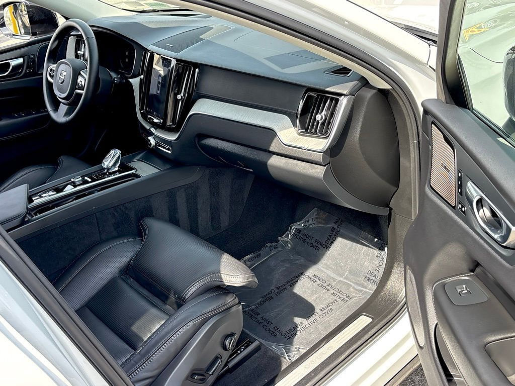 Used 2025 Volvo XC60 T8 Ultra w/ Protection Package Premier AWD/4WD image 29