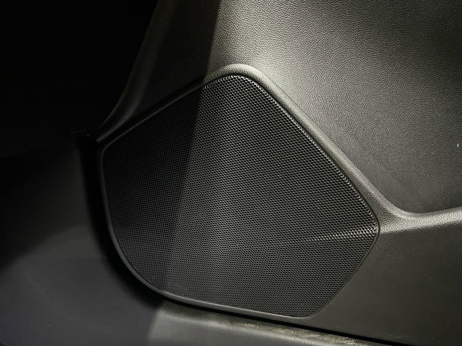 Used 2024 Cadillac XT4 Premium Luxury w/ Technology Package image 19