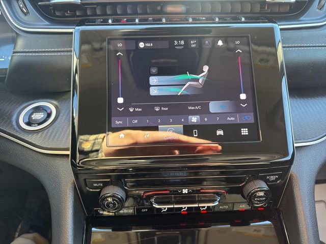 Certified 2023 Jeep Grand Cherokee Laredo image 19