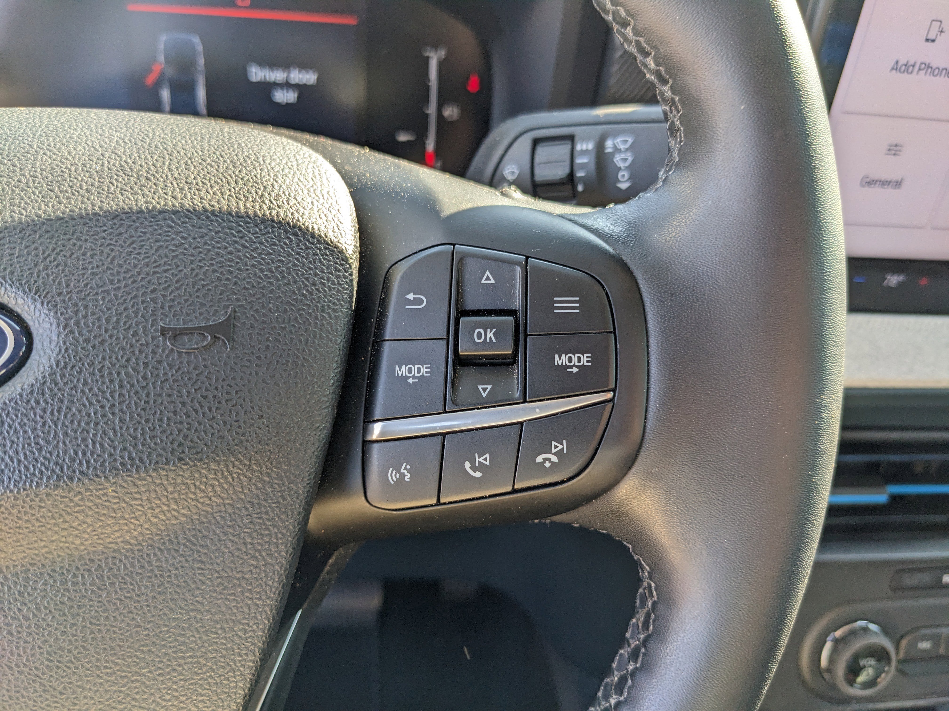 Certified 2025 Ford Maverick XLT w/ XLT Luxury Package image 29