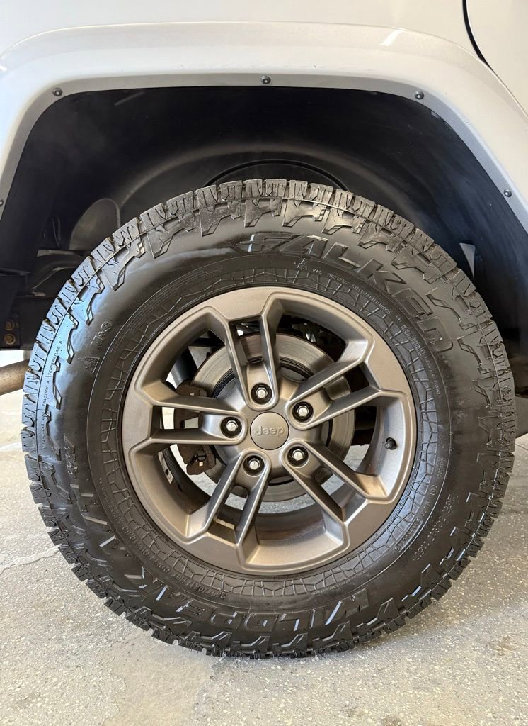 Used 2017 Jeep Wrangler Unlimited Sahara image 33