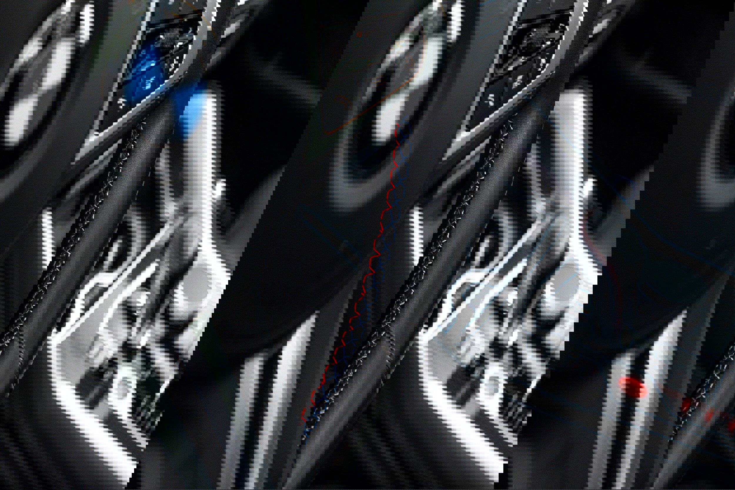 Used 2025 BMW X6 M Competition w/ Executive Package image 12