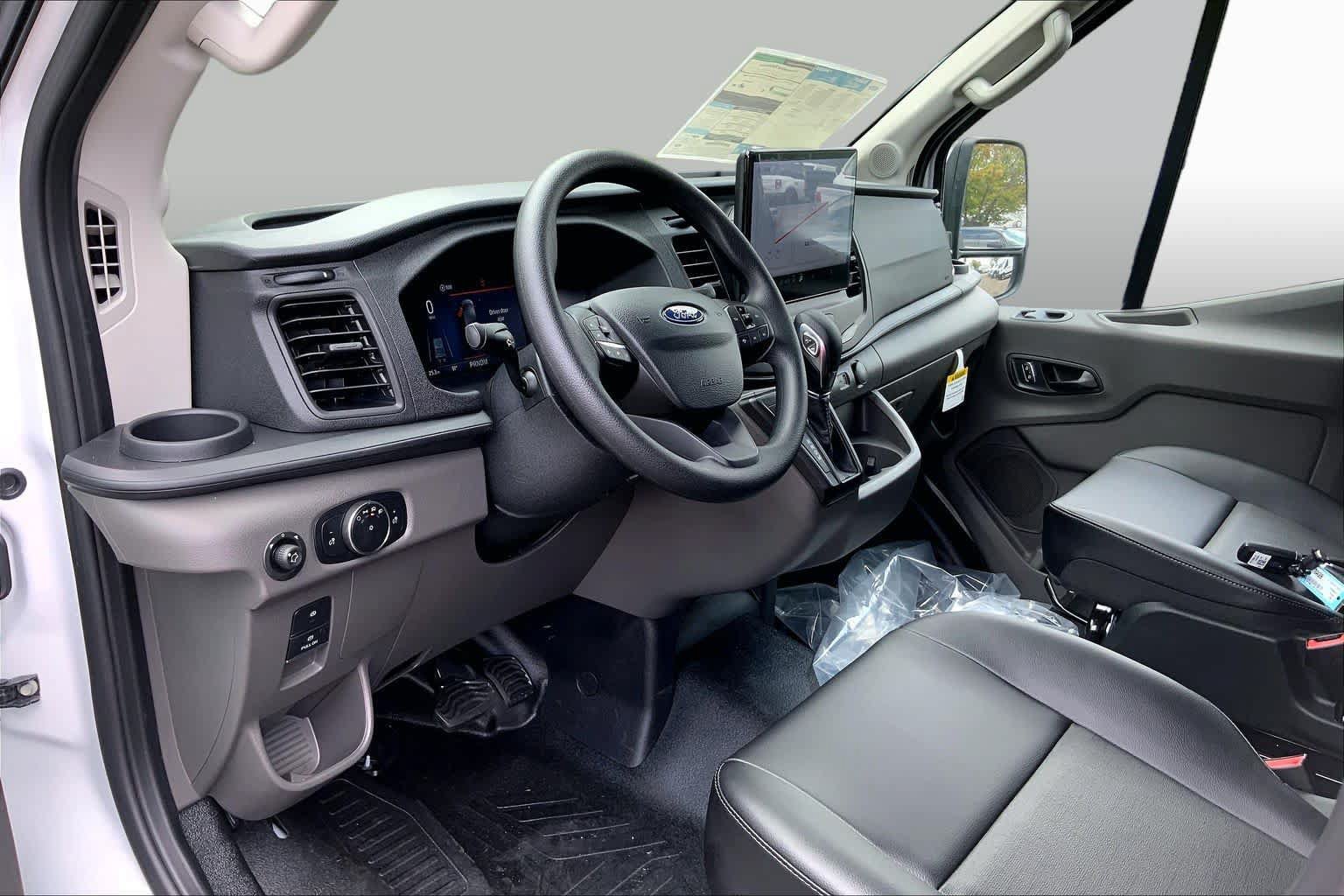 New 2026 Ford Transit 250 148 Medium Roof w/ Load Area Protection Package RWD image 6