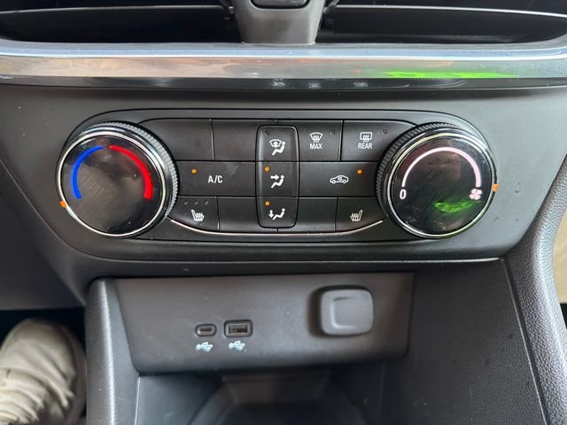 Certified 2024 Buick Encore GX Preferred w/ Comfort Package FWD image 26