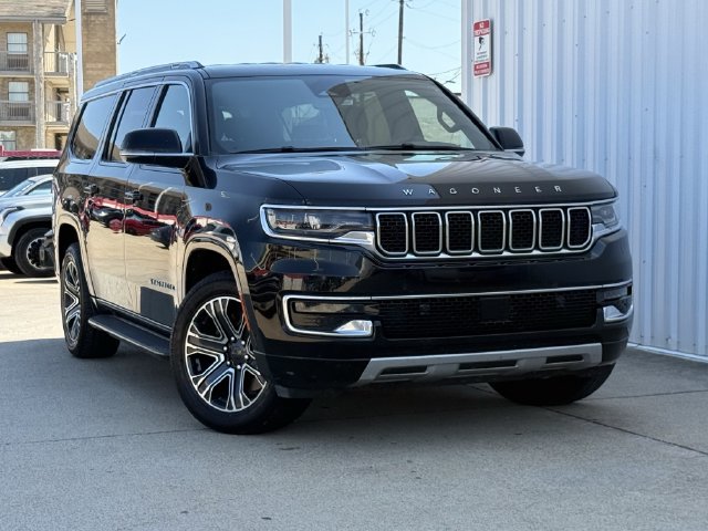 Used 2024 Jeep Wagoneer L Series II w/ Flexible Seating Group RWD image 2