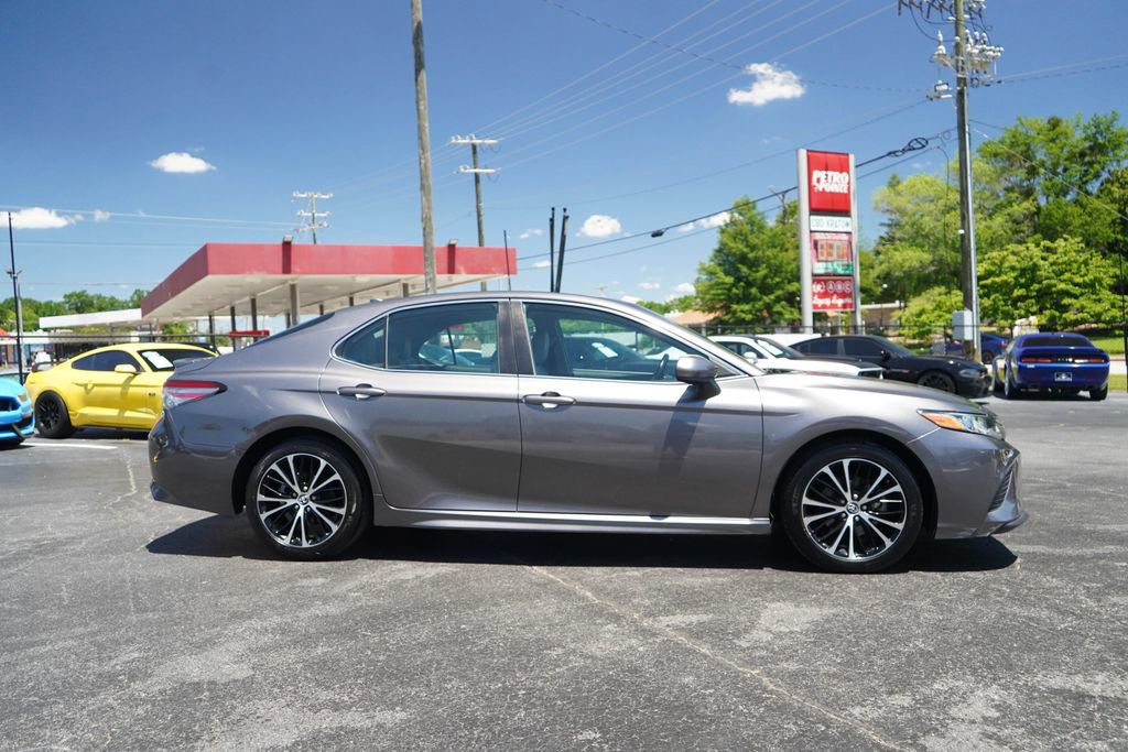 Used 2019 Toyota Camry SE FWD video 2