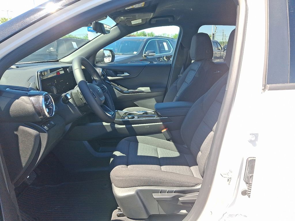 New 2026 Chevrolet Equinox LT w/ Midnight Edition FWD image 6