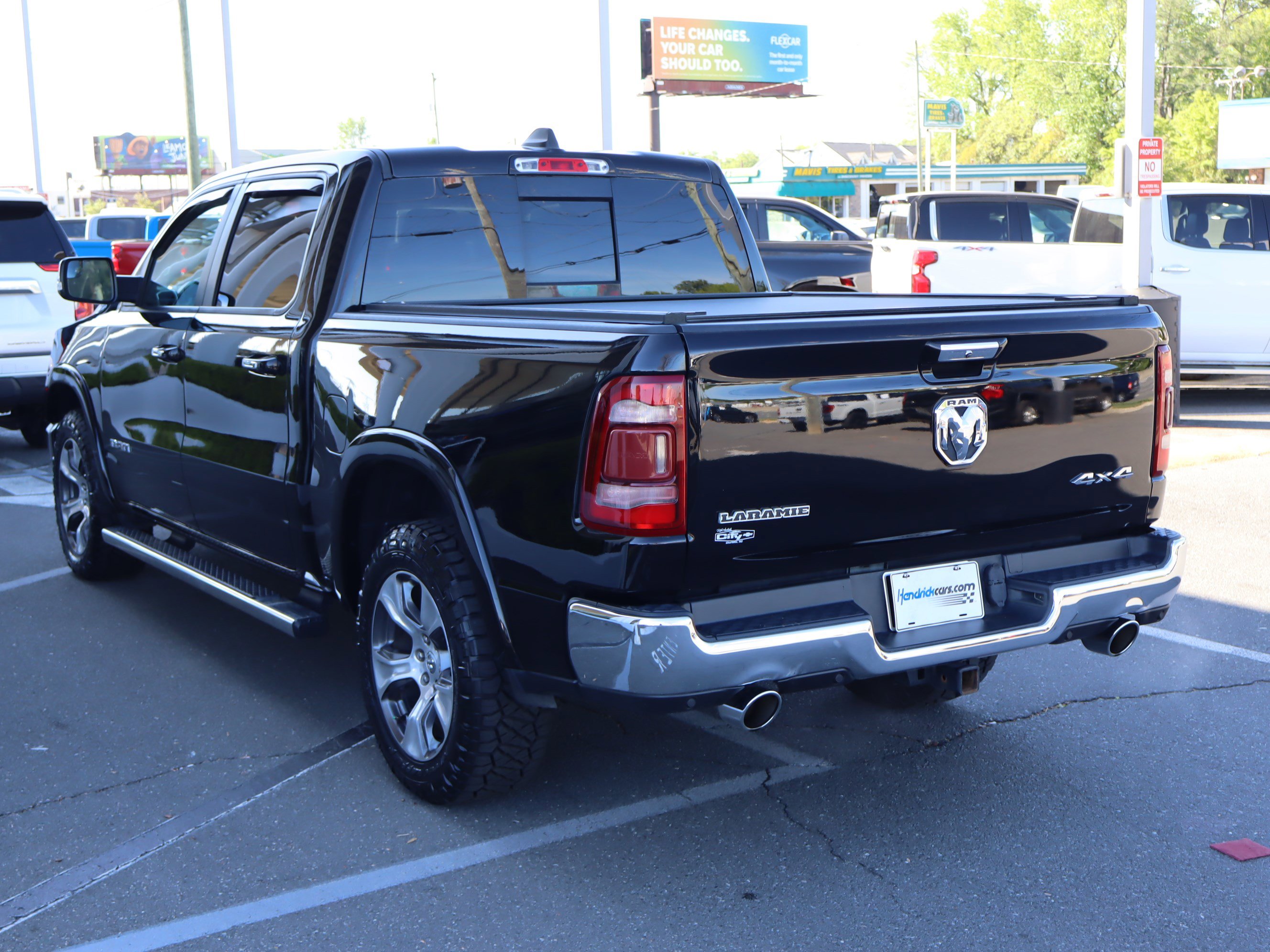 Used 2020 RAM 1500 Laramie AWD/4WD image 8