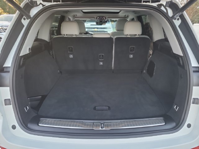 Used 2023 Jeep Grand Cherokee Overland AWD/4WD image 10