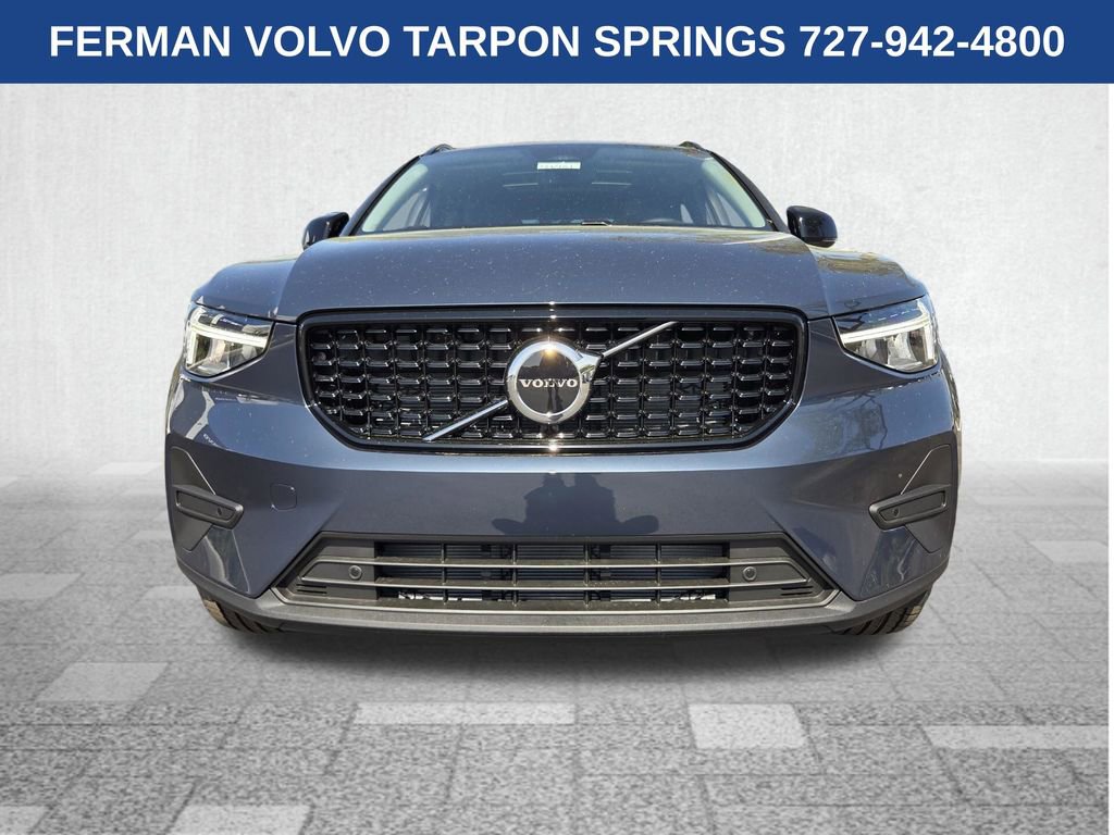New 2026 Volvo XC40 B5 Core image 2