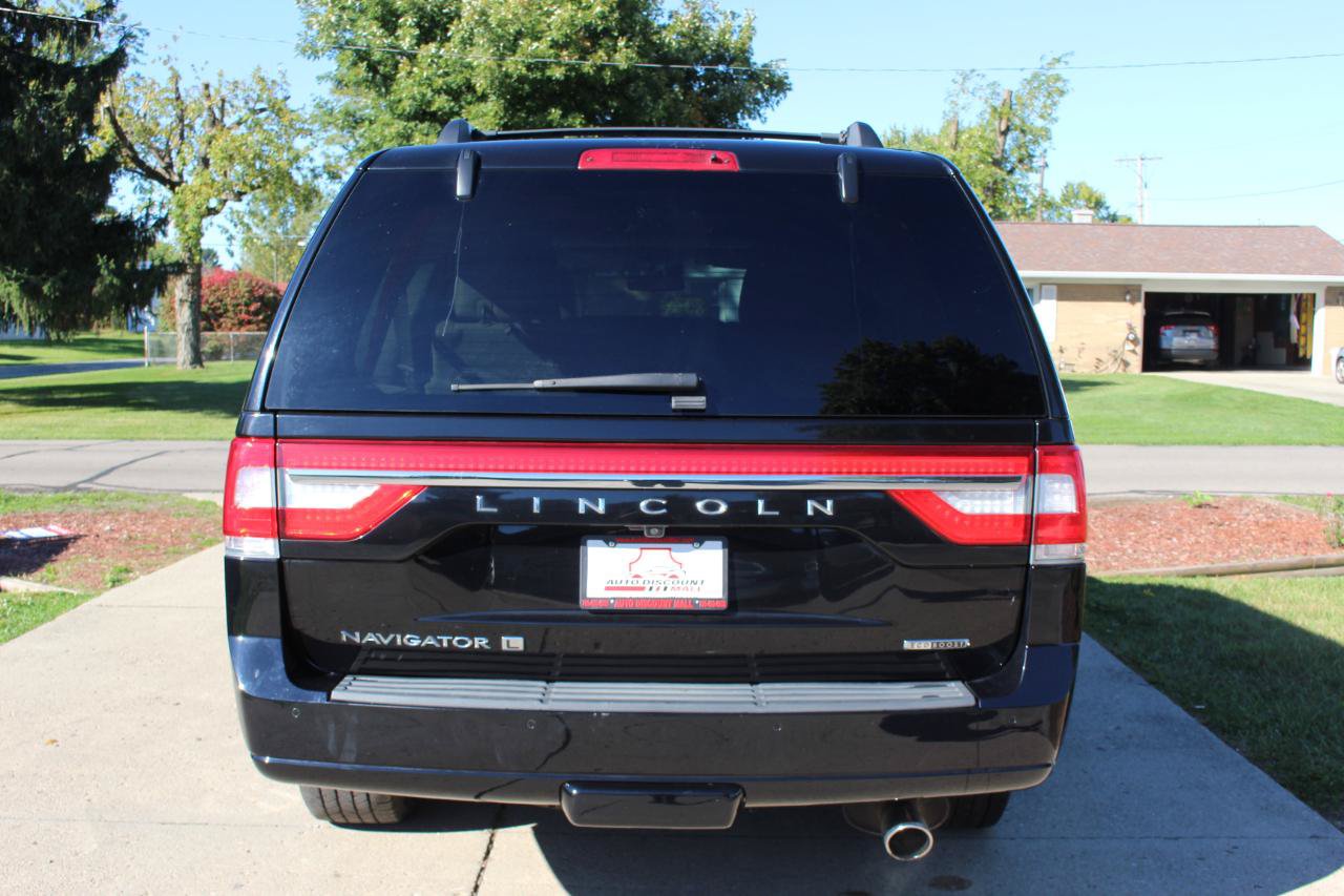 Used 2016 Lincoln Navigator L Select AWD/4WD image 8