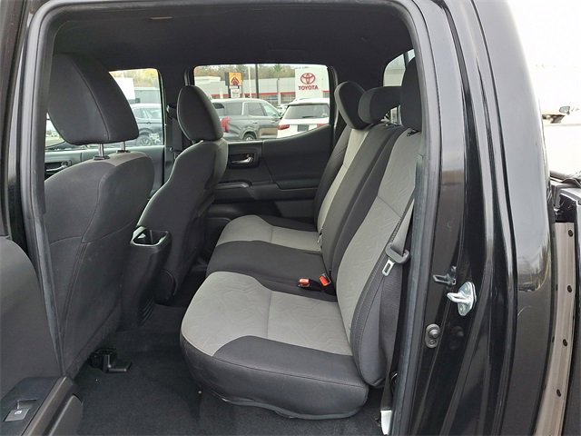 Used 2022 Toyota Tacoma TRD Off-Road image 14