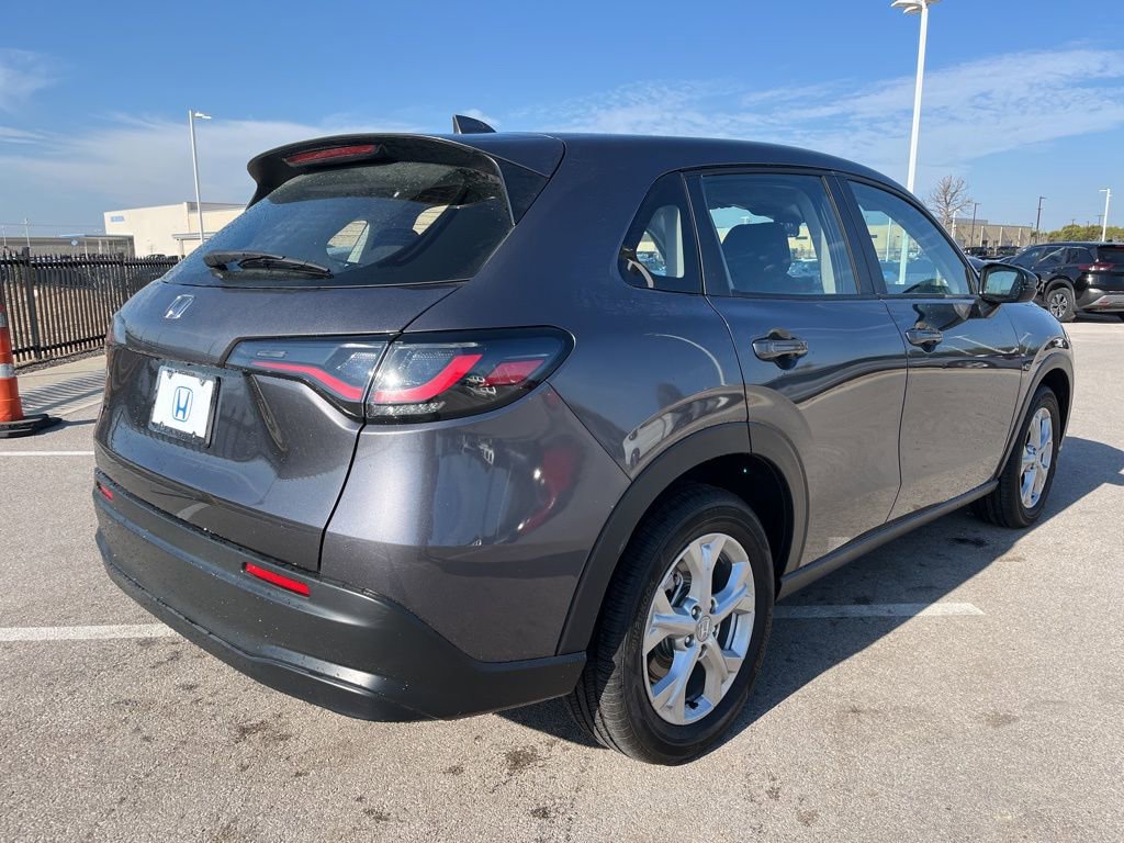 Certified 2025 Honda HR-V LX image 4