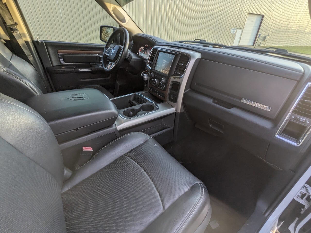 Used 2016 RAM 1500 Laramie w/ Convenience Group AWD/4WD image 19