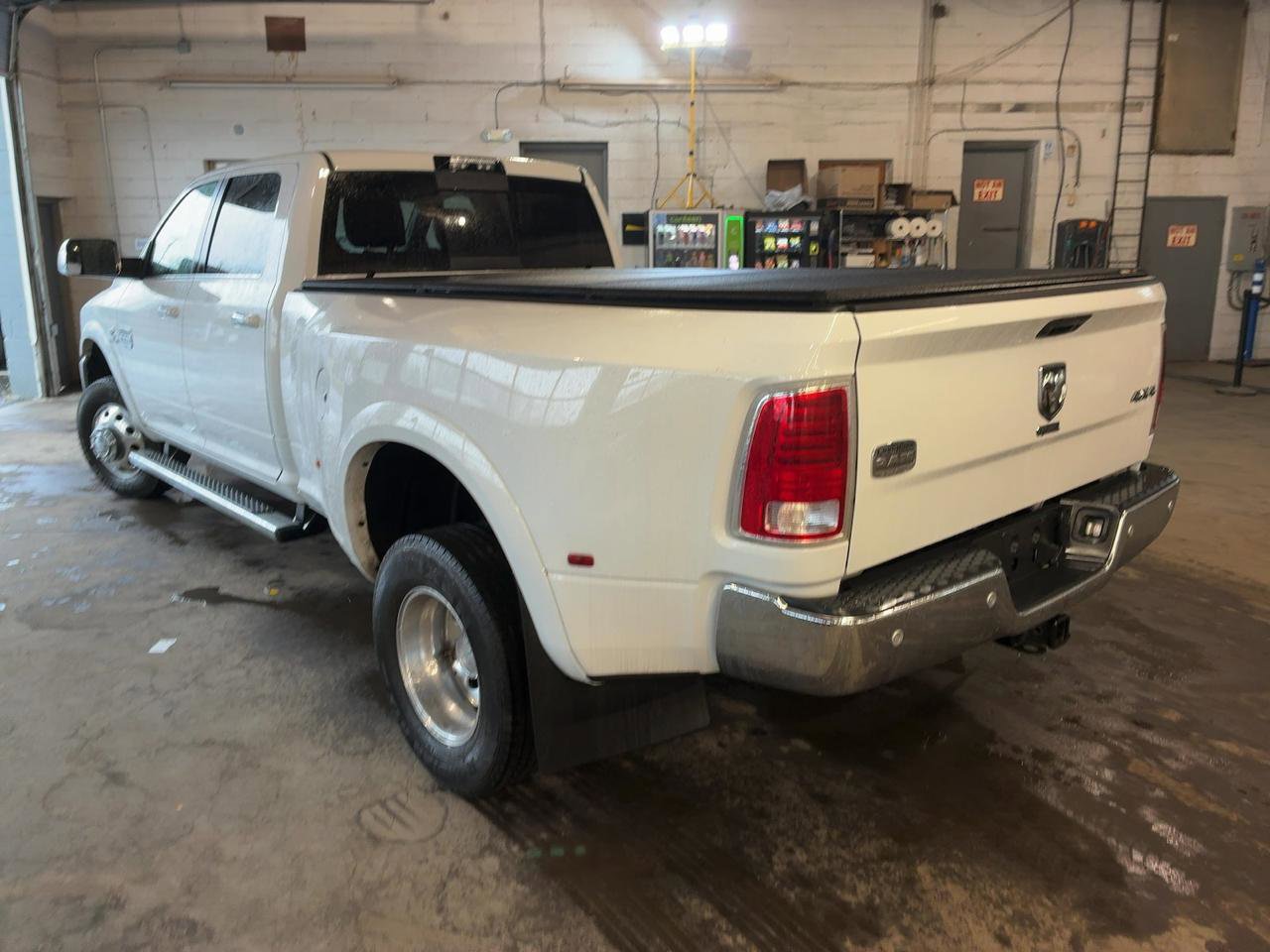 Used 2018 RAM 3500 Laramie Longhorn image 4