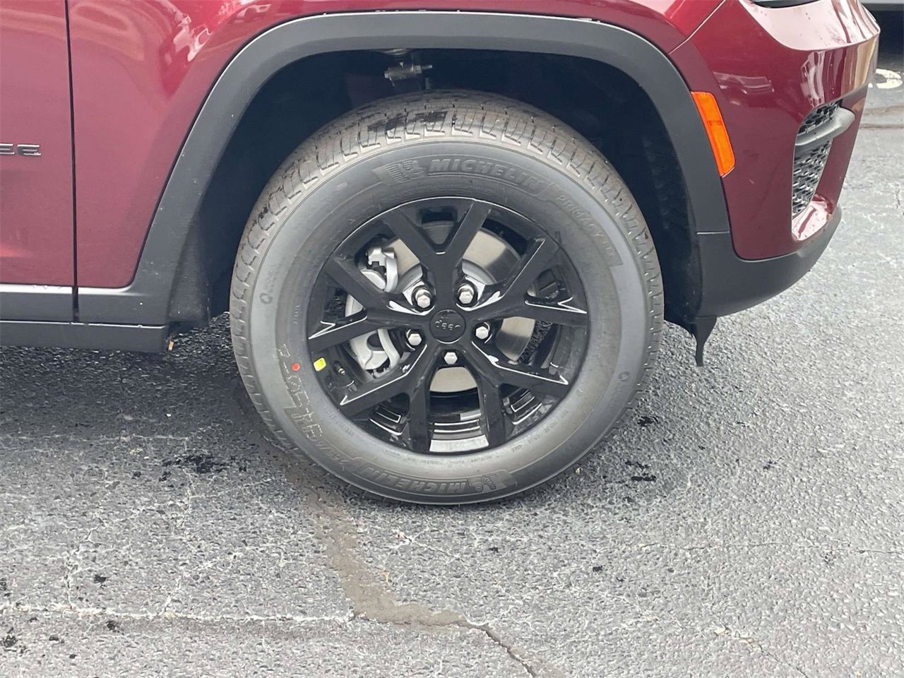 New 2025 Jeep Grand Cherokee Altitude image 14