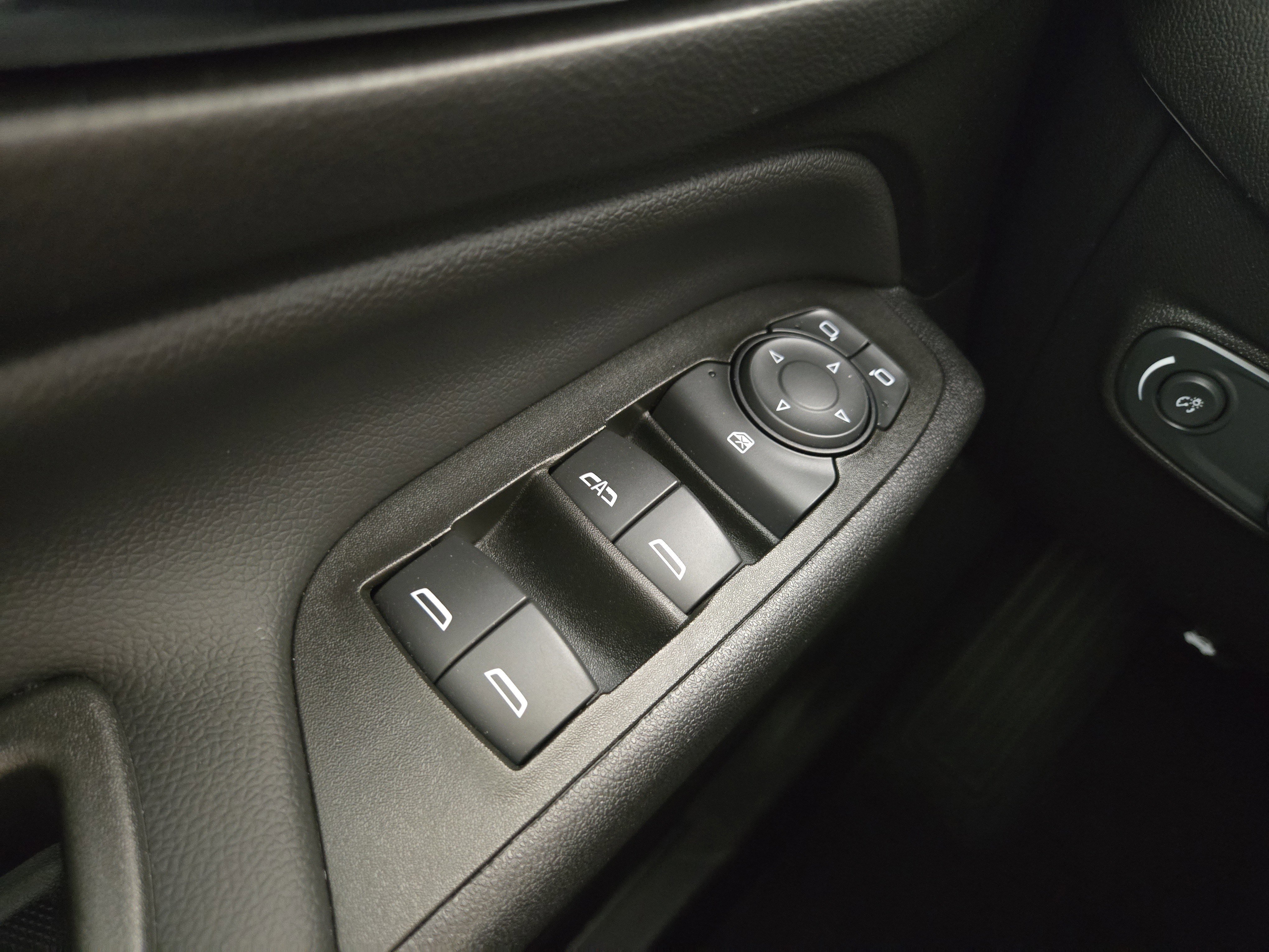 Certified 2023 Chevrolet Equinox LT image 26