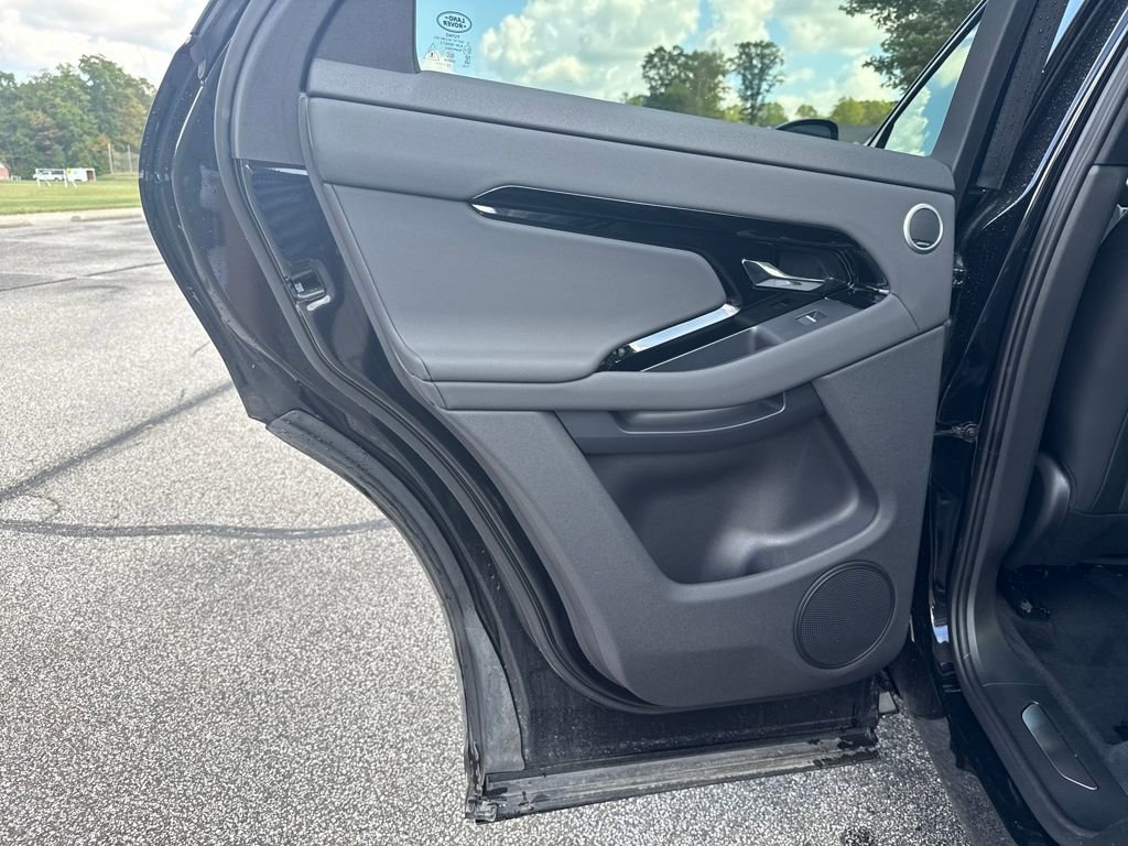 New 2025 Land Rover Range Rover Evoque Dynamic SE image 14