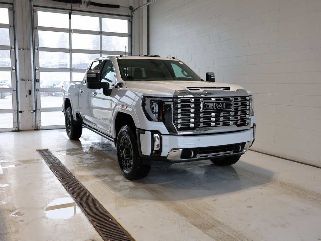 New 2026 GMC Sierra 3500 Denali w/ Denali Reserve Package image 2