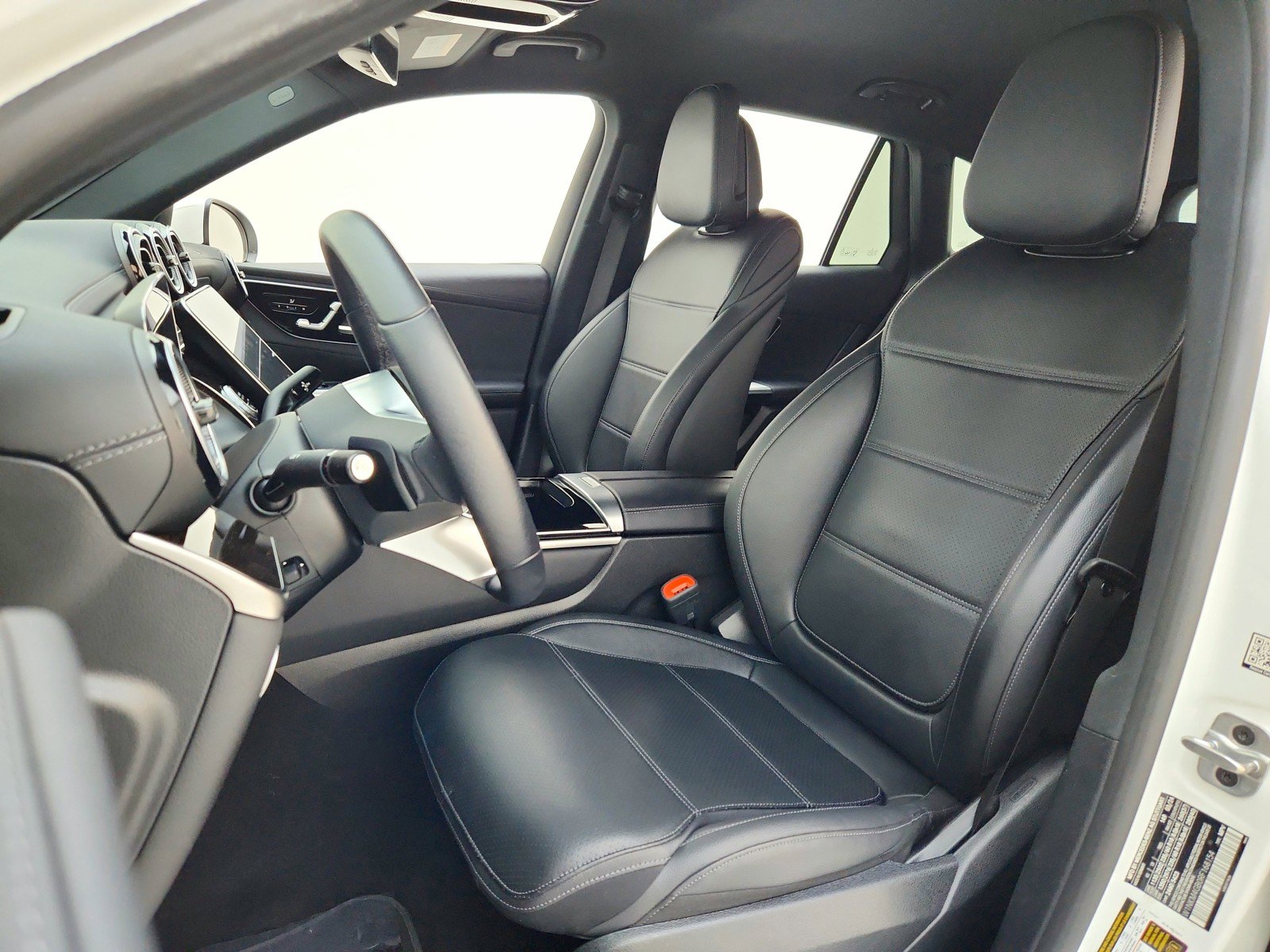 Certified 2024 Mercedes-Benz GLC 300 image 17