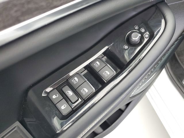 Used 2022 Jeep Grand Cherokee L Overland w/ Luxury Tech Group IV RWD image 20