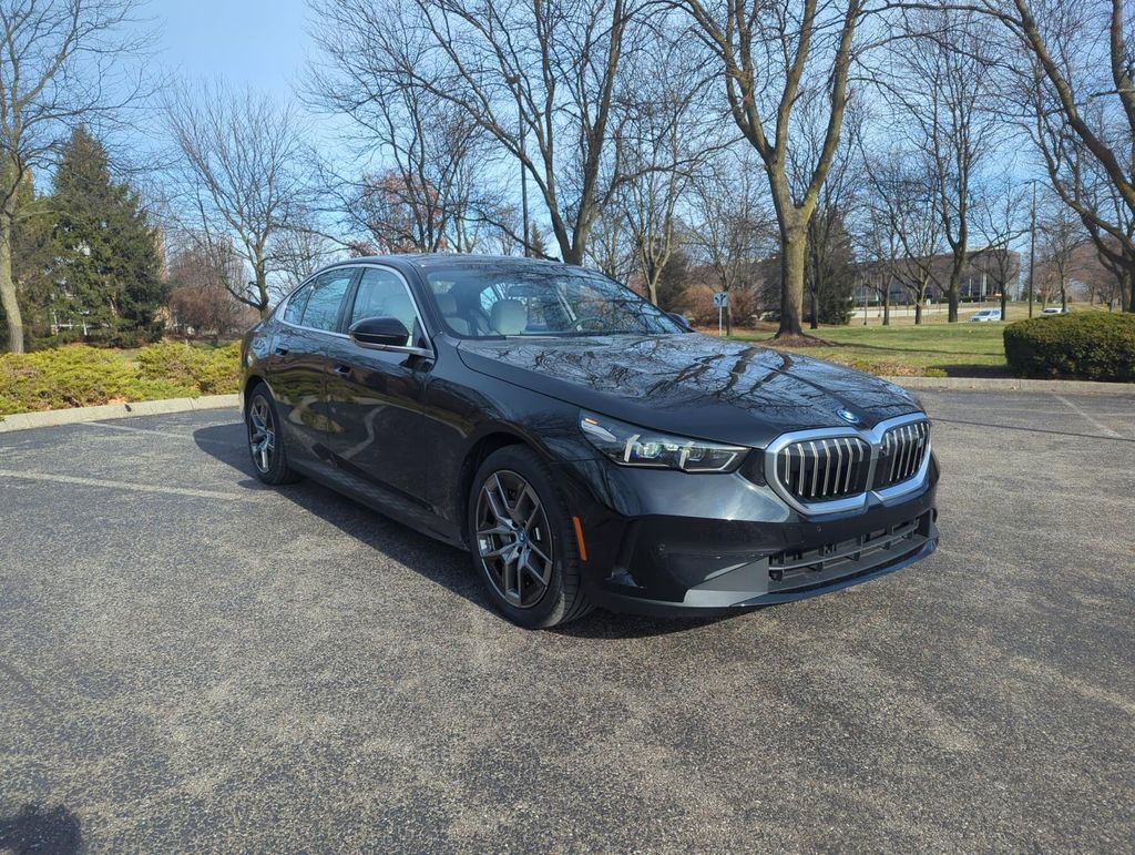 New 2025 BMW i5 xDrive40 w/ M Sport Package